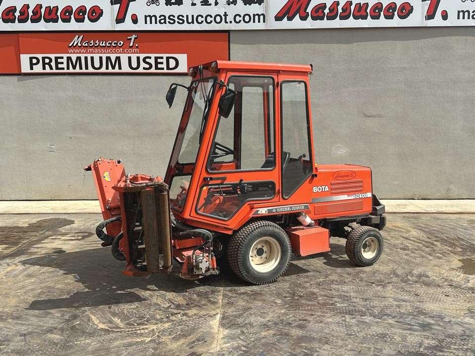Kubota F2400 4X4 Photo 19