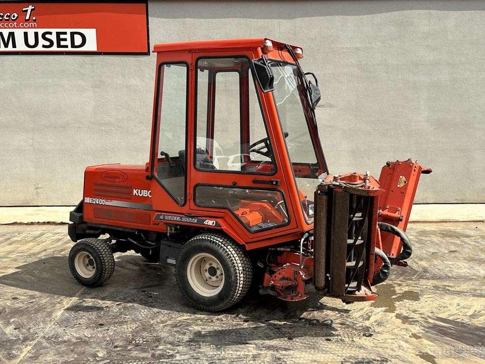Kubota F2400 4X4 Photo 3
