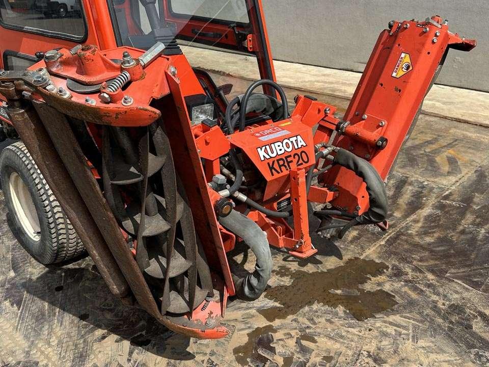 Kubota F2400 4X4 Photo 9