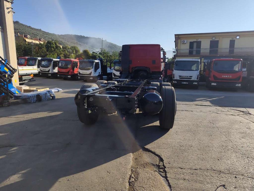 Iveco STRALIS HI-STREET 260S31 Photo 12