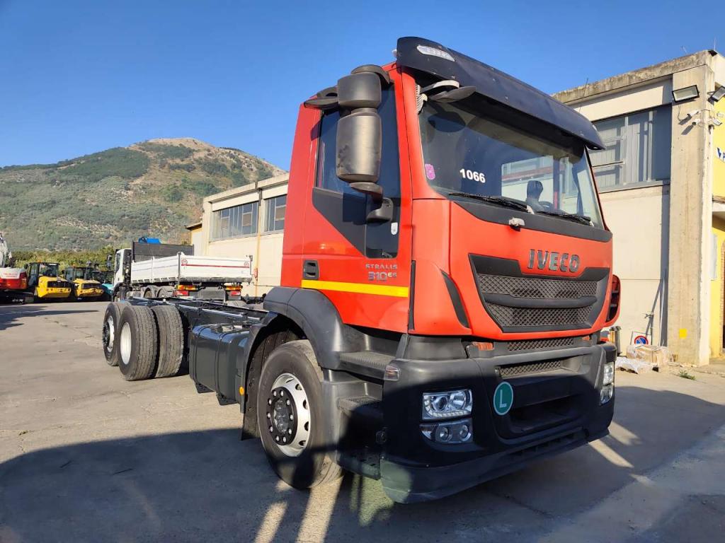 Iveco STRALIS HI-STREET 260S31 Photo 26