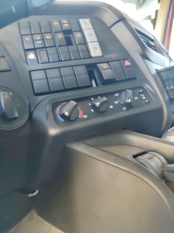 Iveco STRALIS HI-STREET 260S31 Photo 4