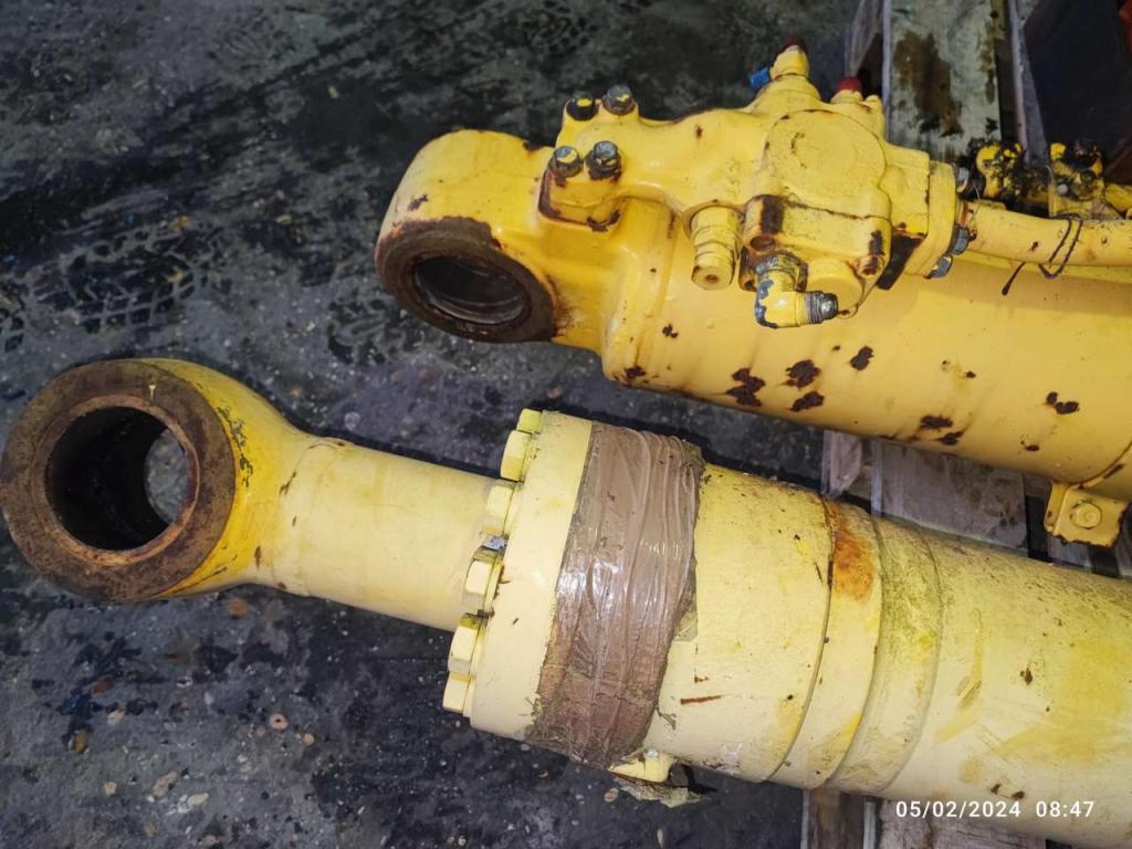 Komatsu PC210NLC-7 Photo 3