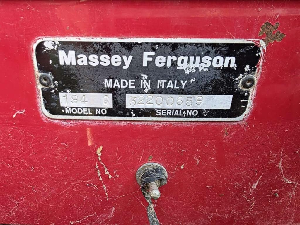 Massey Ferguson 194C Photo 7
