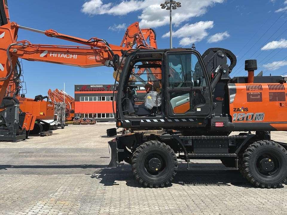 Hitachi ZX180W-7 Photo 2