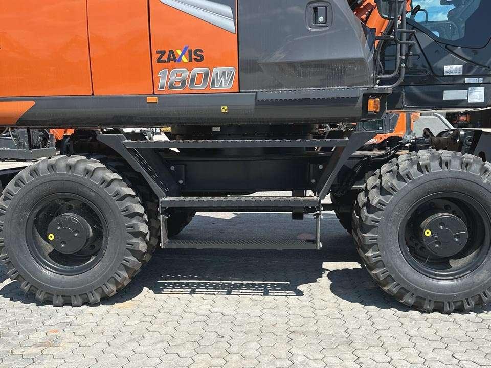 Hitachi ZX180W-7 Photo 4