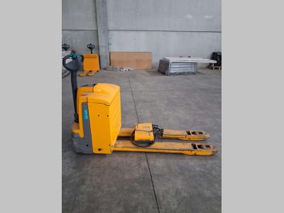 Jungheinrich EJE 220 en vente par Deal Di Balliu Mentor & c. Sas