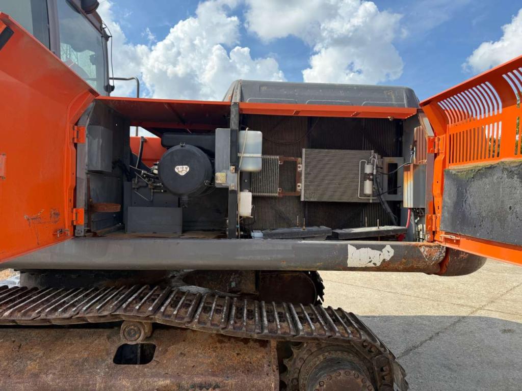 Hitachi ZX350LCN-3 Photo 10