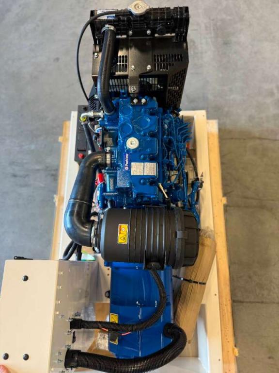 FG Wilson P22-1 - 22 kVA Open Genset - DPX-16002-O Photo 8
