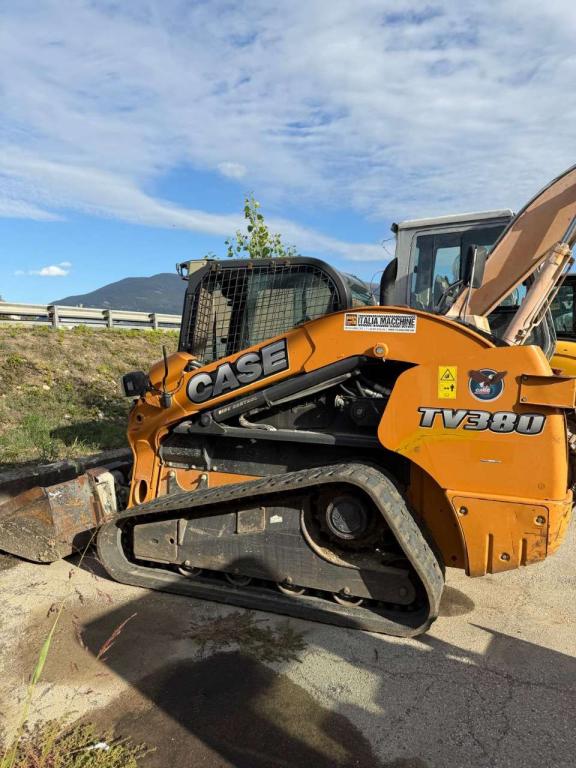 Case TV380 Photo 1