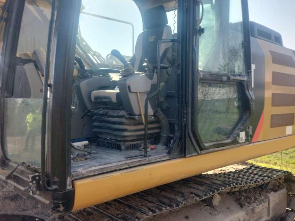 Caterpillar 323F Photo 4