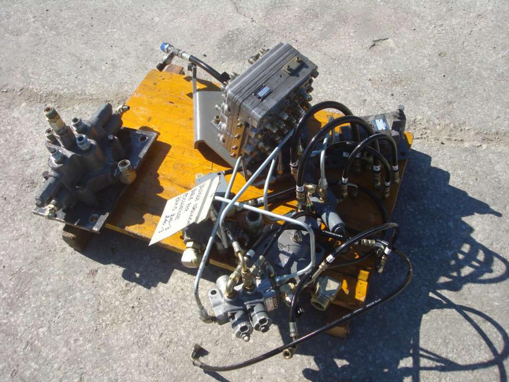 Soupape pour ZAXIS 210-3 E 240-3 Photo 2