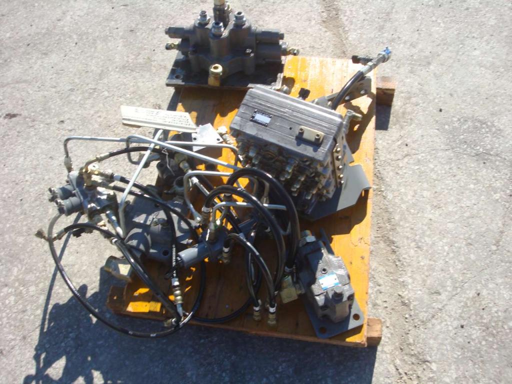 Soupape pour ZAXIS 210-3 E 240-3 Photo 5