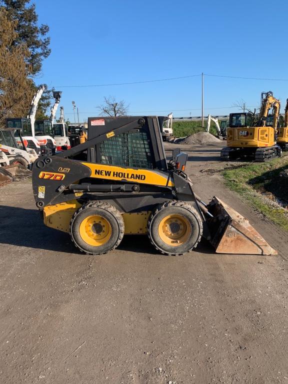 New Holland LS 170 Photo 1