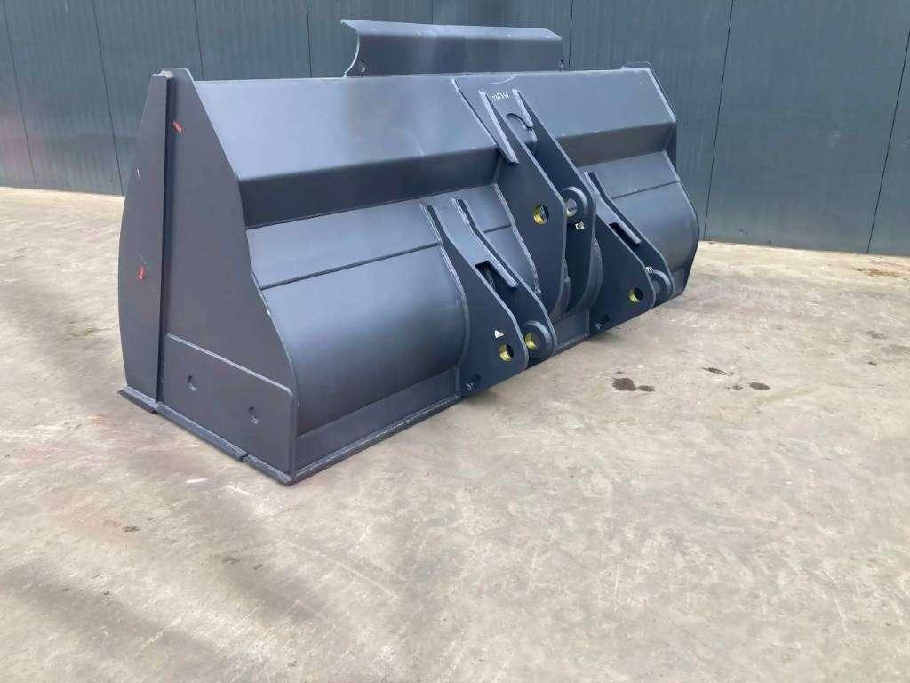 Volvo L110F Photo 2