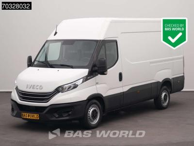 Iveco Daily 35S18 3.0L Automaat 180PK L2H2 LED Navi Airco Cruise Camera 3,5t Trekgewicht Euro6 L2 A/C Cru en vente par BAS World B.V.