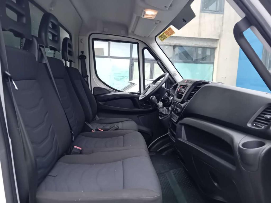 Iveco 35C14 Photo 8