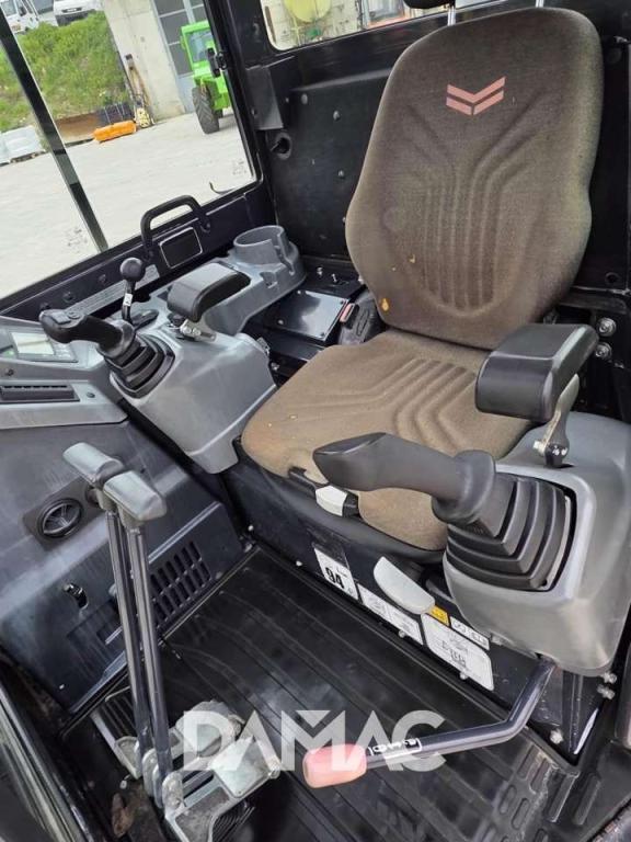 Yanmar ViO38 Photo 6