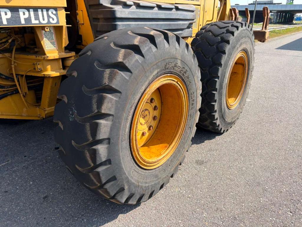 Caterpillar 140H Photo 11