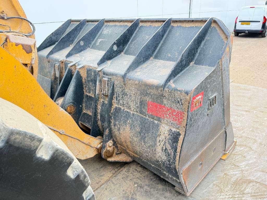 Caterpillar 966M - Quick Coupler / Pressurised Cabin Photo 10