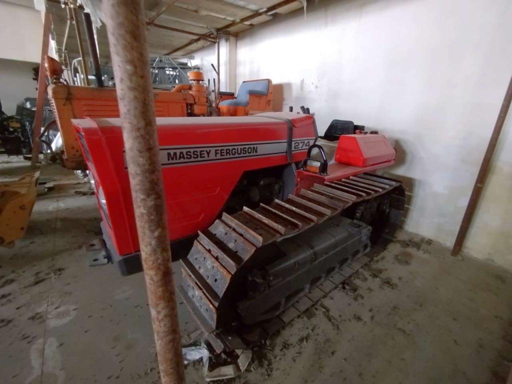 Massey Ferguson 247 Photo 4