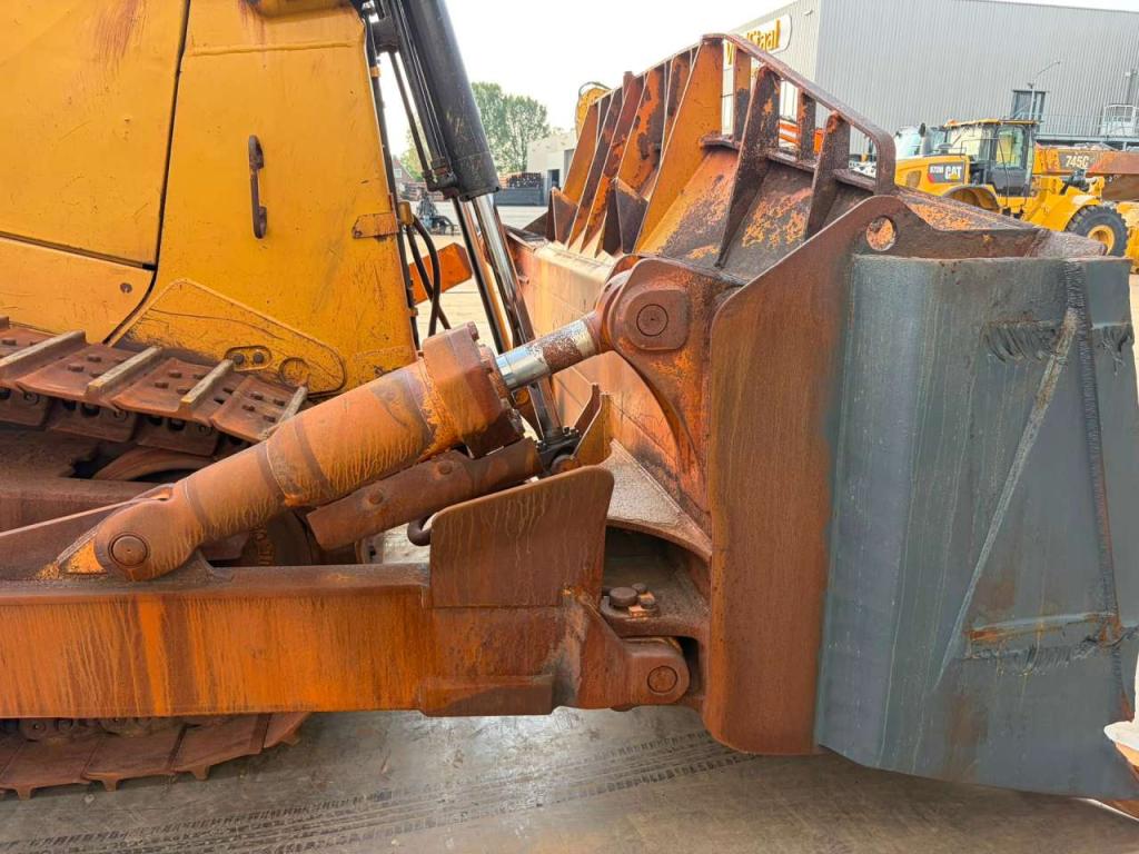 Caterpillar D8T Photo 14