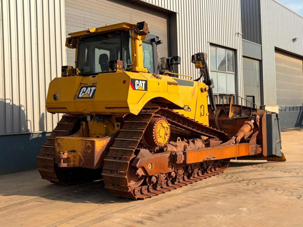 Caterpillar D8T Photo 5