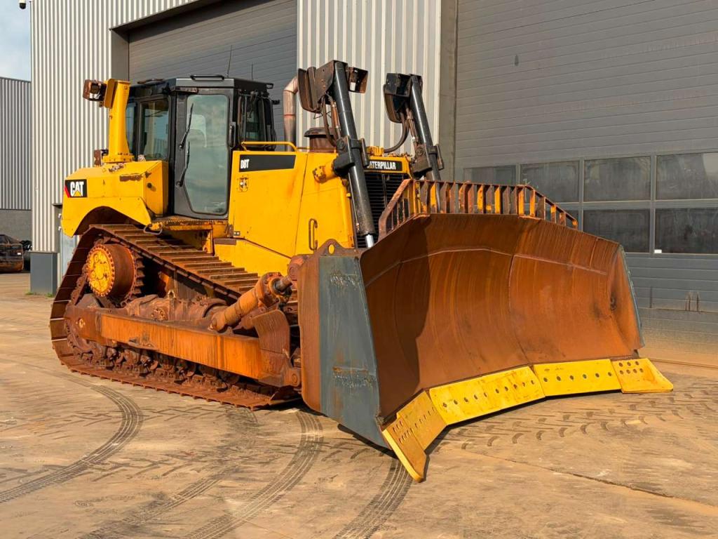 Caterpillar D8T Photo 7