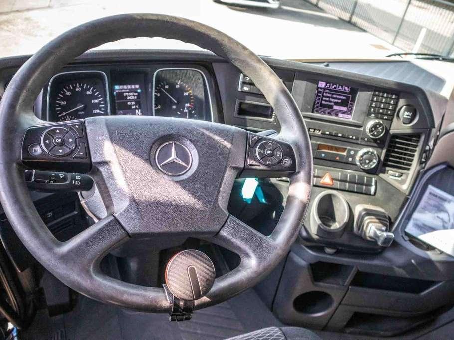 Mercedes-Benz ACTROS 1848 LS Photo 9