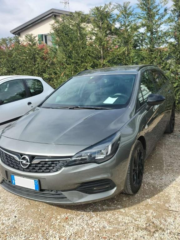 Opel ASTRA SPORTS TOURER+ Photo 2