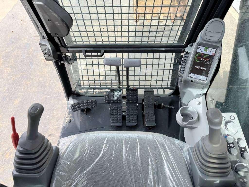 Hitachi ZX70-LCH - Hammer Lines / Isuzu Engine Photo 9