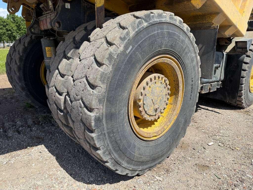 Komatsu HD 405-7 - German Machine / Automatic Greasing Photo 24