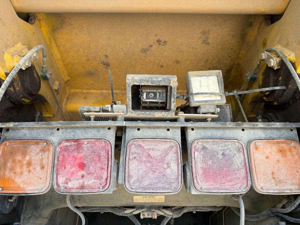 Komatsu HD 405-7 - German Machine / Automatic Greasing Photo 26