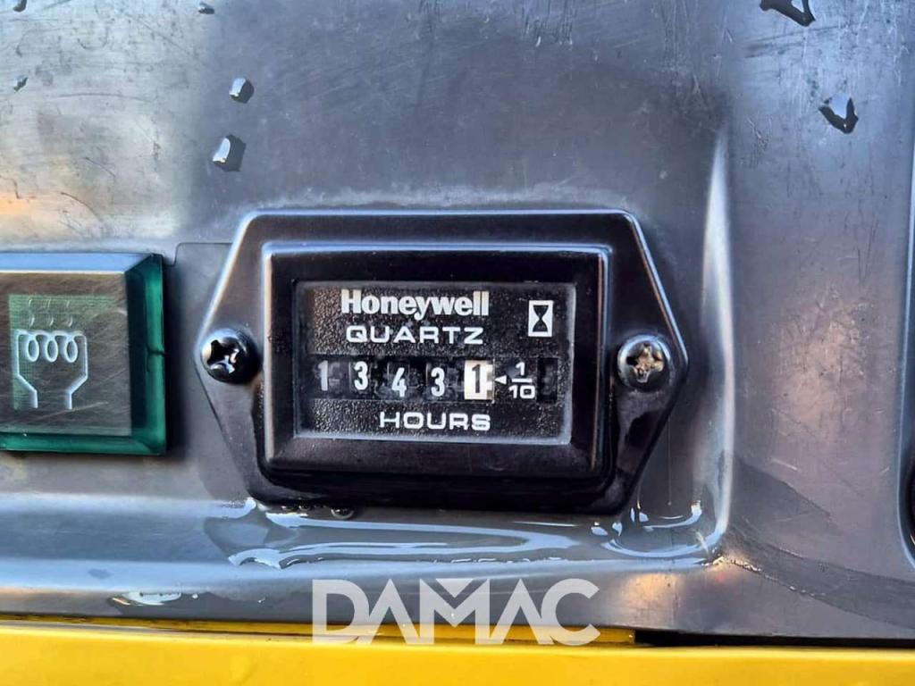 Komatsu PC09 Photo 5