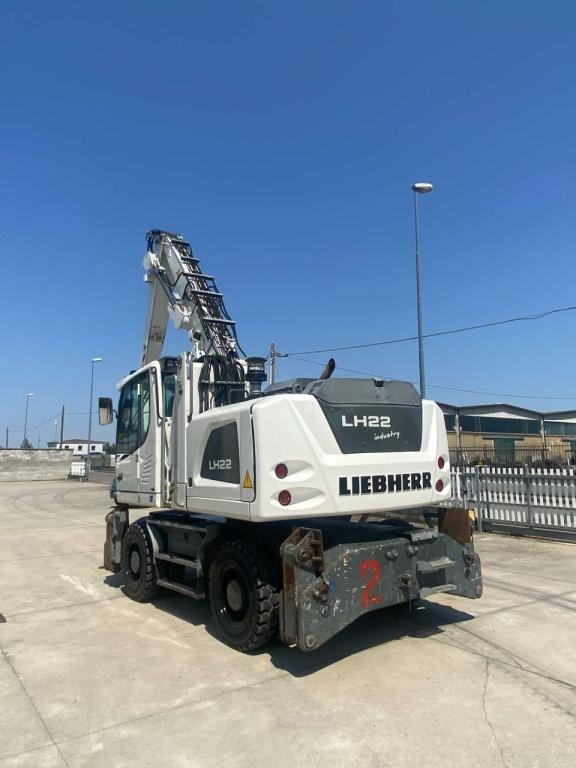 Liebherr LH 22 M Photo 2