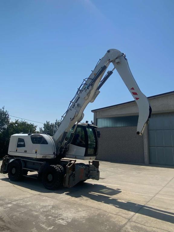 Liebherr LH 22 M Photo 7