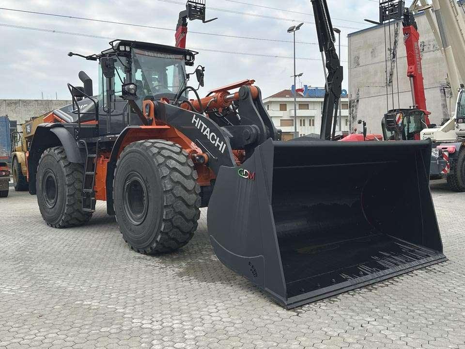 Hitachi ZW310-7 Photo 19