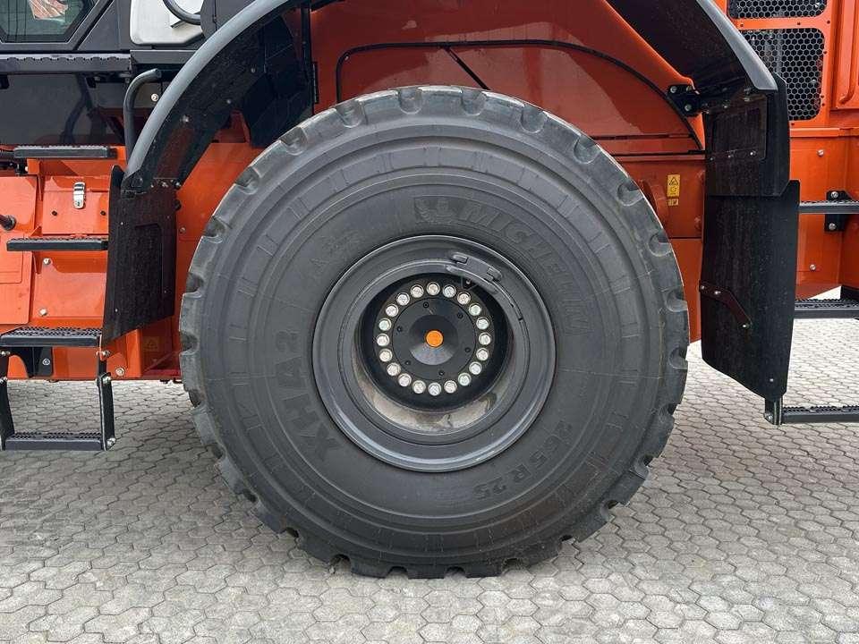Hitachi ZW310-7 Photo 7