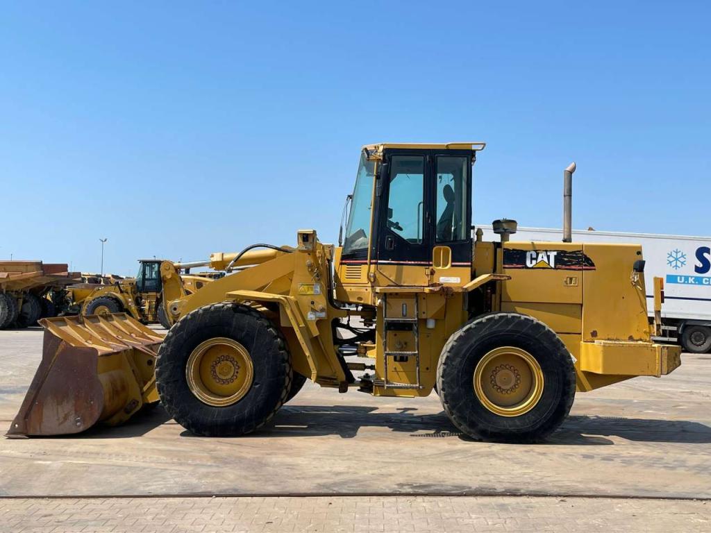 Caterpillar 938F Photo 1