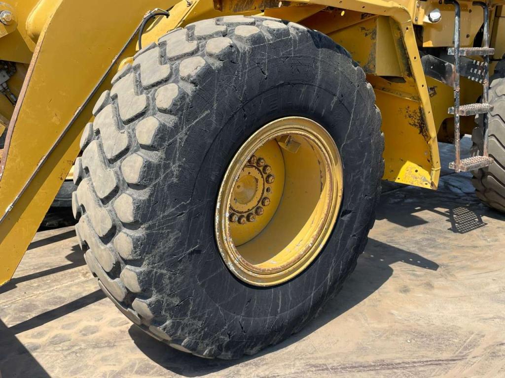 Caterpillar 938F Photo 11