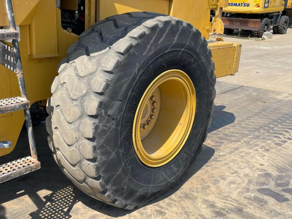 Caterpillar 938F Photo 12