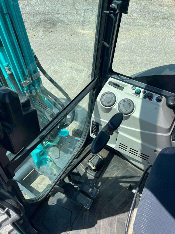 Kobelco SK35SR-6E Photo 11