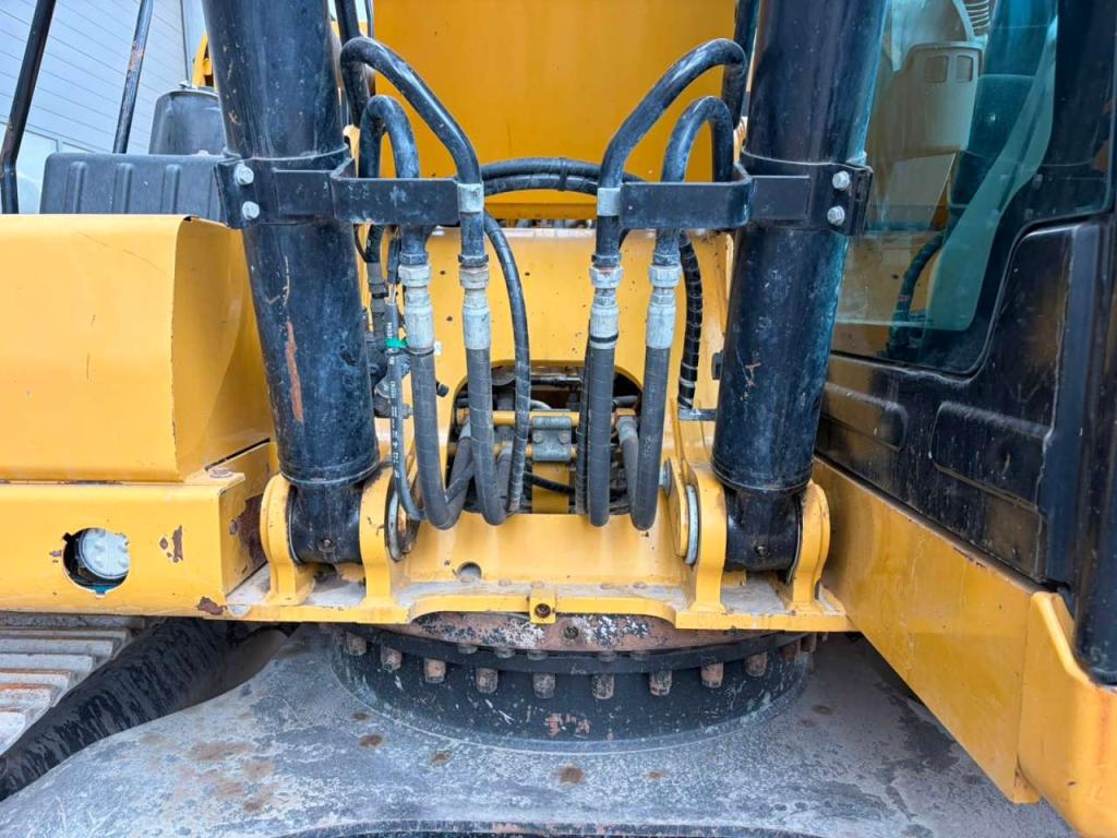 Caterpillar 320GC Photo 10