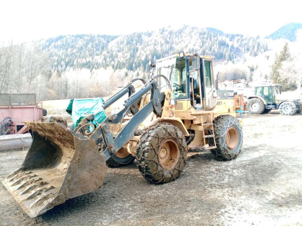 Caterpillar IT24F Photo 1