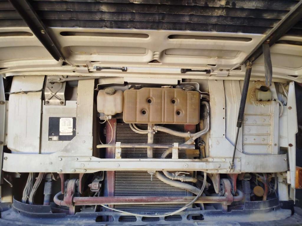 Iveco 330-36H Photo 3