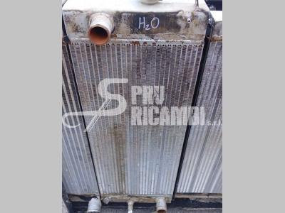 Radiateur eau pour New Holland E 215/245 C en vente par PRV Ricambi Srl