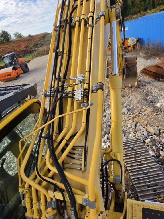 Komatsu PC360LC10 Photo 12