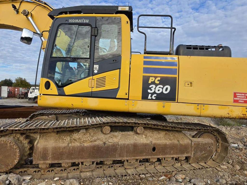 Komatsu PC360LC10 Photo 2