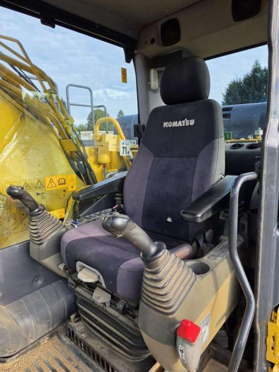 Komatsu PC360LC10 Photo 25