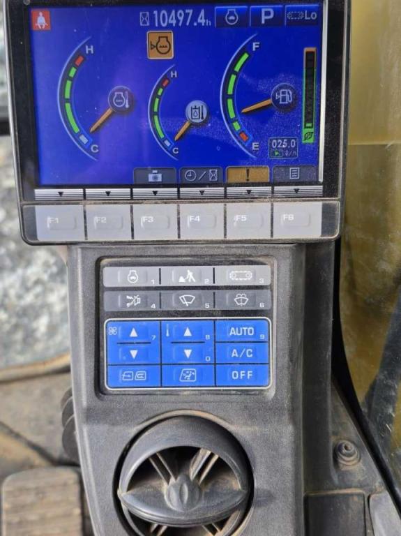 Komatsu PC360LC10 Photo 26